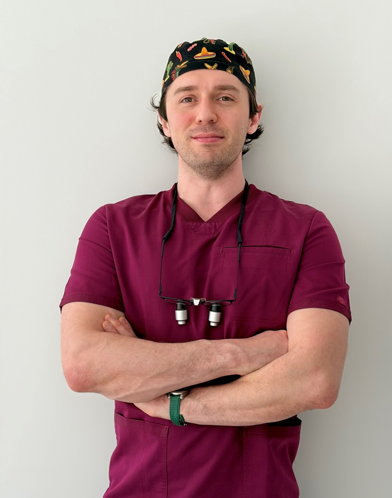 Implantolog Pogożelski Bartłomiej - Jodent Stomatolog Wrocław Stare Miasto